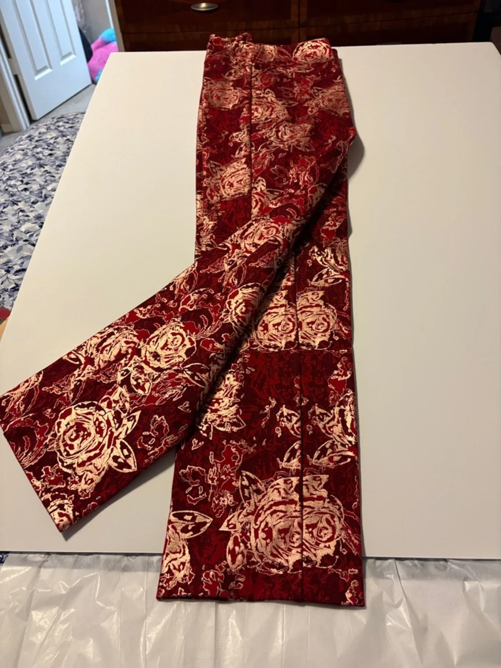 Soft Surroundings Red/Gold/Cream Floral Serrano Ponte Pants L - Picture 2 of 6